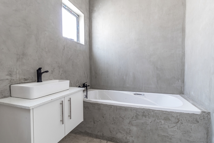 3 Bedroom Property for Sale in Hoogland Western Cape